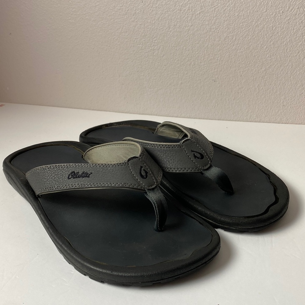 Olukai mens flip flop thong sandals gray size 13.